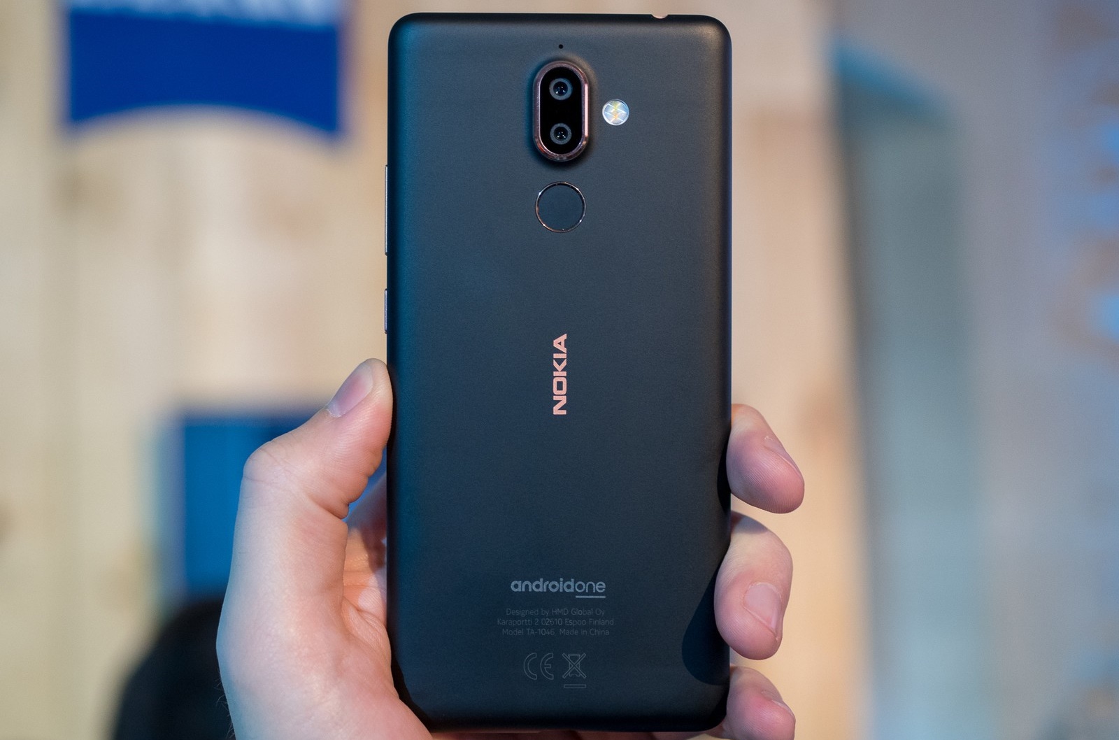 Nokia 7 plus black vs white Nokia 7 plus black vs white